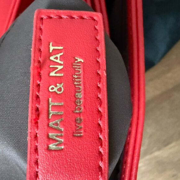 Matt & Nat TRIPLET Vegan Crossbody Bag – Red (3 Compartments + Card Slots) - Picture 5 of 6